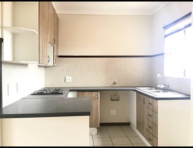 2 BEDROOM APARTMENT FOR SALE IN MOOIKLOOF RIDGE